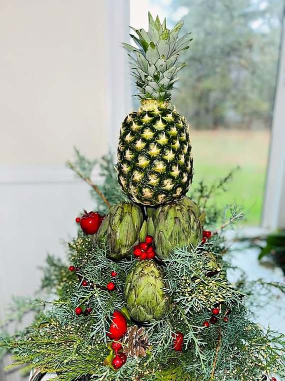 Williamsburg apple cone centerpiece